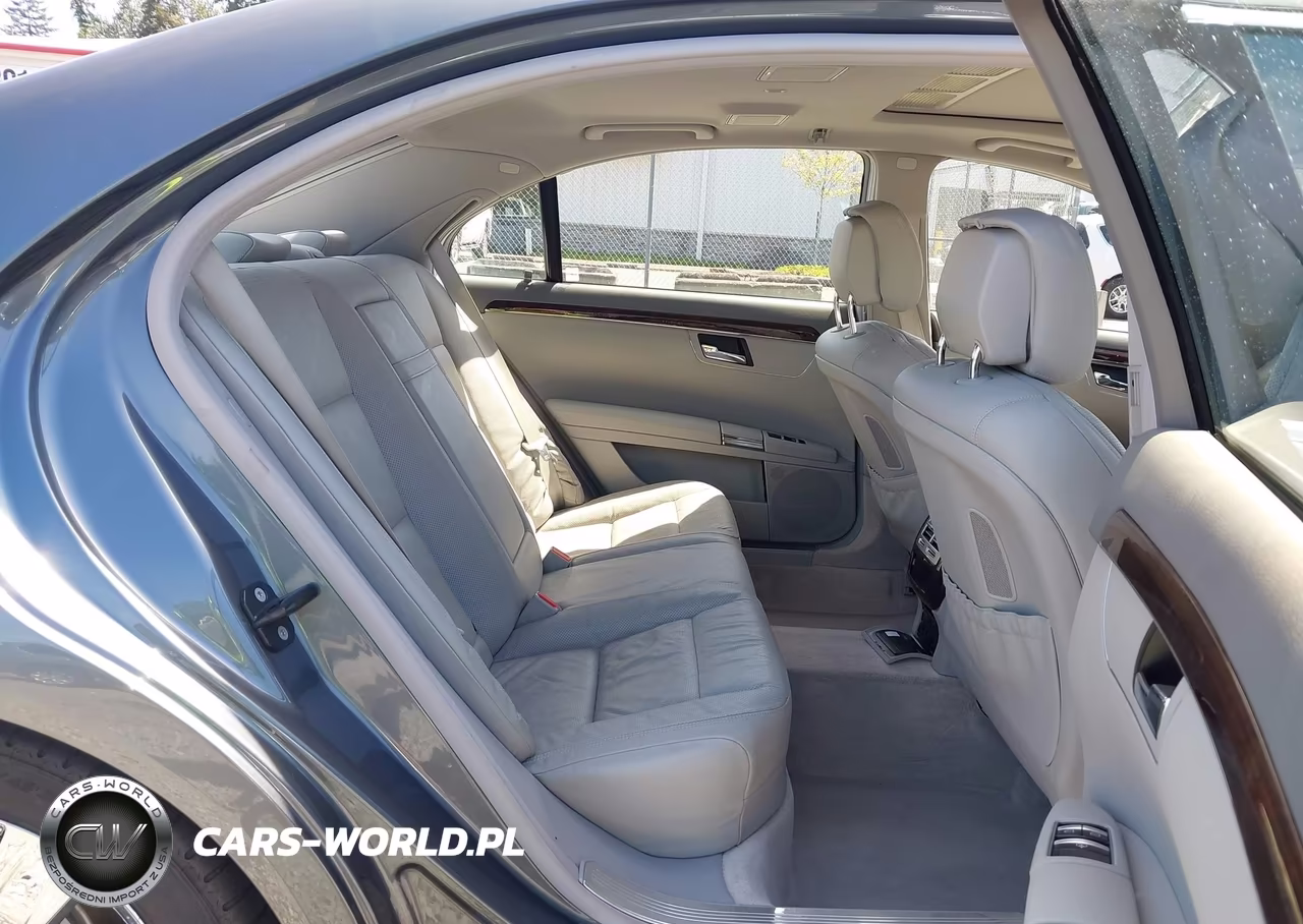 2010 Mercedes-Benz S 550 VIN:WDDNG7BBXAA324227 - 18