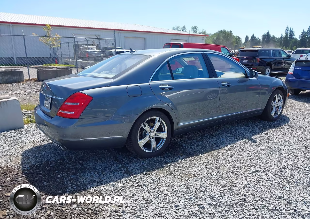 2010 Mercedes-Benz S 550 VIN:WDDNG7BBXAA324227 - 4