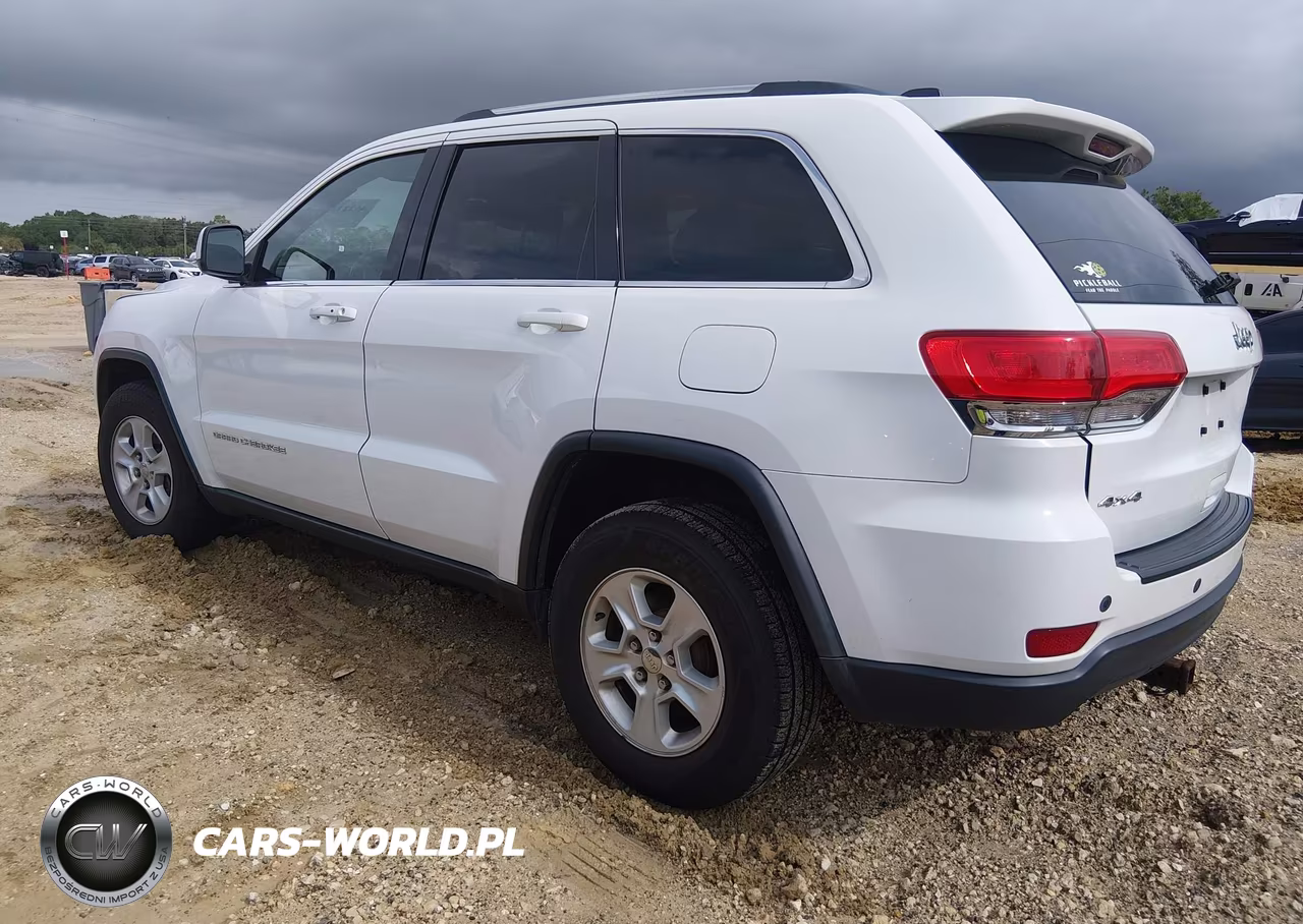 2014 Jeep Grand Cherokee Laredo VIN:1C4RJFAGXEC109302 - 3