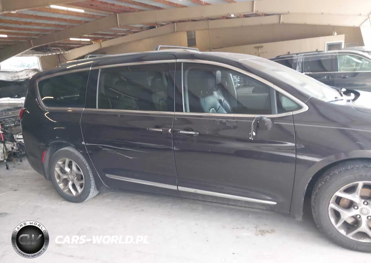 2019 Chrysler Pacifica Limited VIN:2C4RC1GG9KR561197 - 13