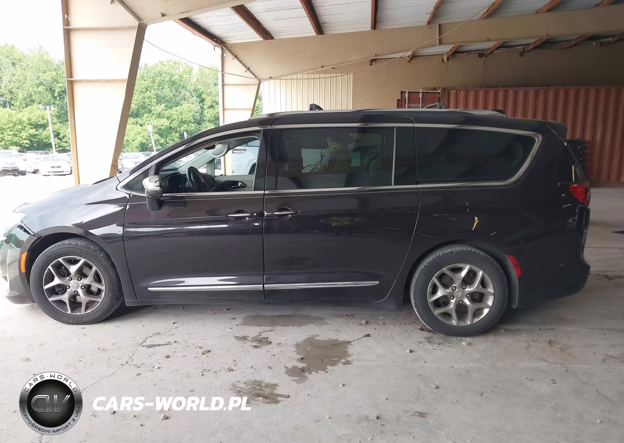 2019 Chrysler Pacifica Limited VIN:2C4RC1GG9KR561197 - 14