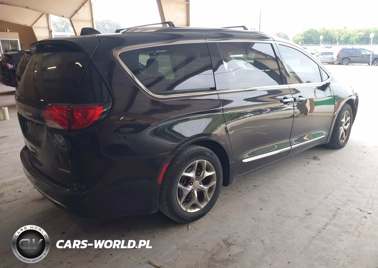 2019 Chrysler Pacifica Limited VIN:2C4RC1GG9KR561197 - 4