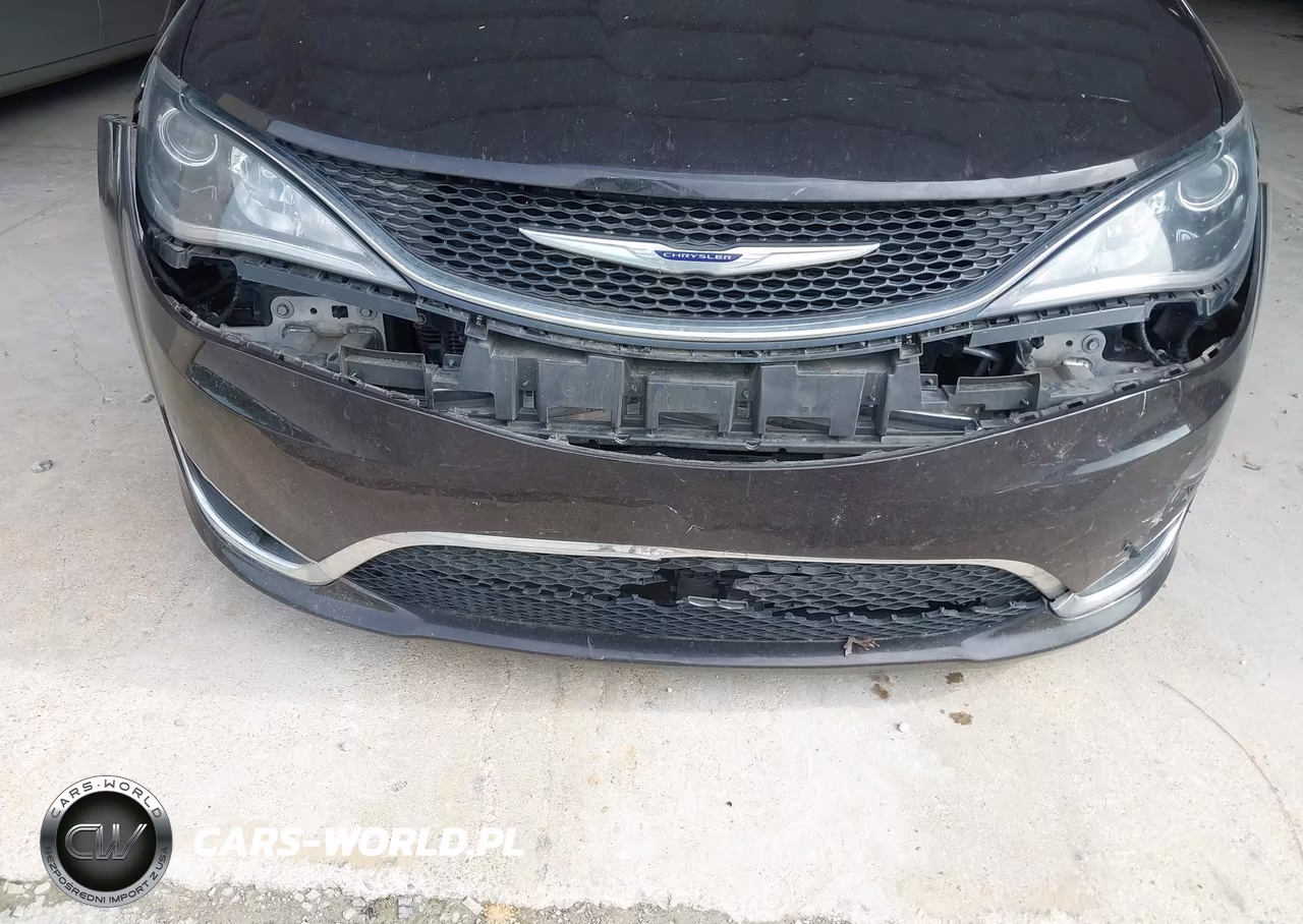 2019 Chrysler Pacifica Limited VIN:2C4RC1GG9KR561197 - 6