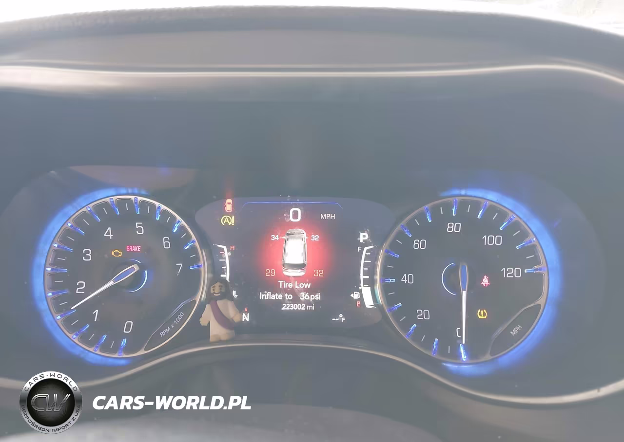 2019 Chrysler Pacifica Limited VIN:2C4RC1GG9KR561197 - 7