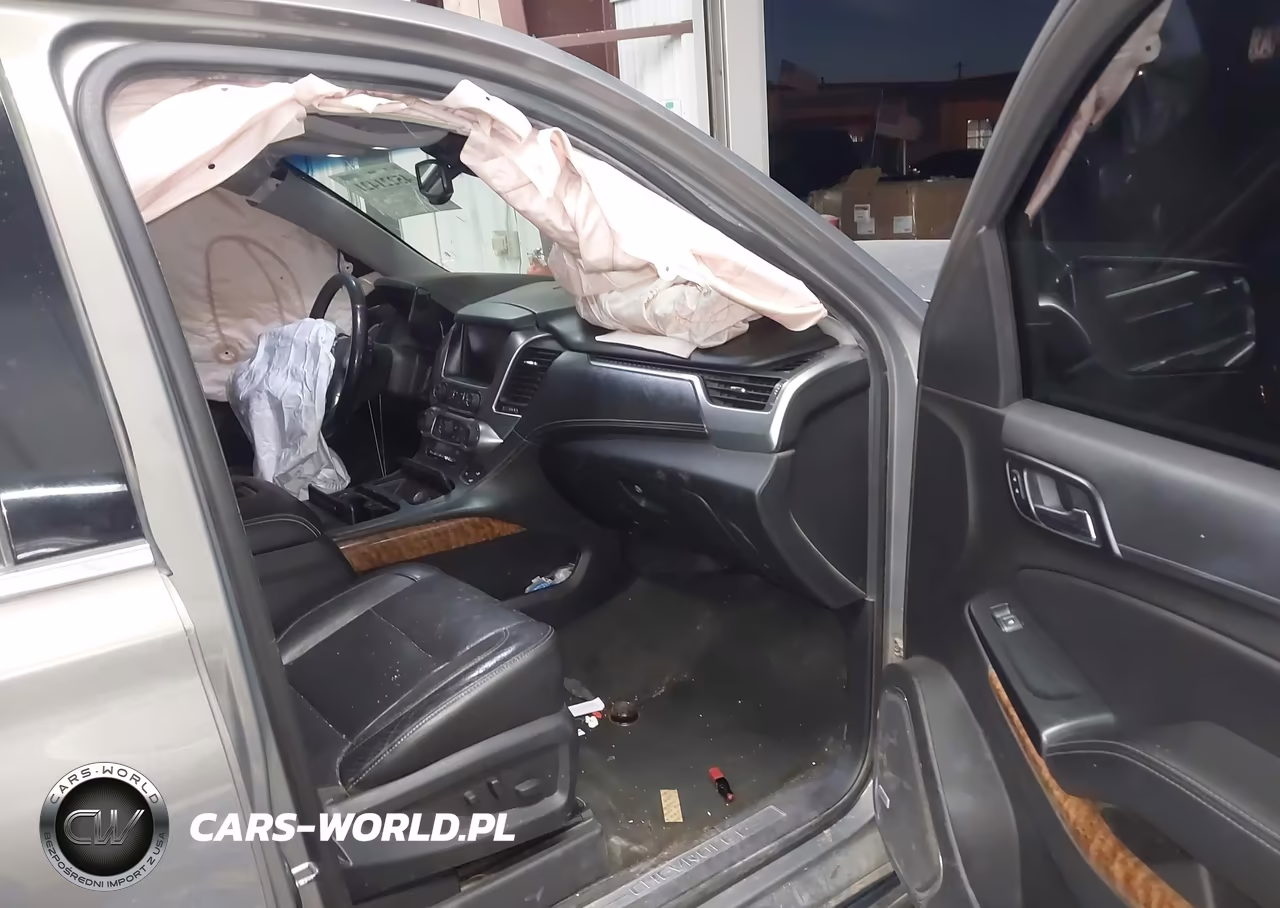 2018 Chevrolet Tahoe Premier VIN:1GNSKCKC0JR224112 - 5