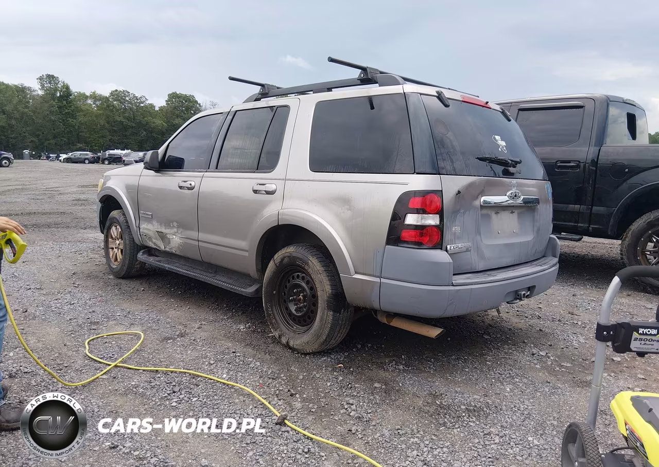 2008 Ford Explorer Xlt VIN:1FMEU63E38UA47673 - 3