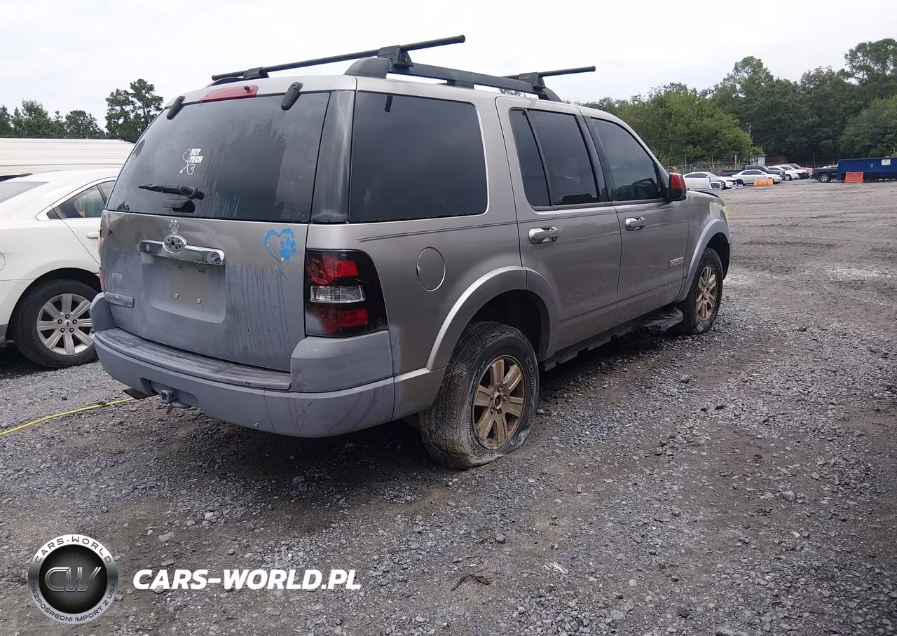 2008 Ford Explorer Xlt VIN:1FMEU63E38UA47673 - 4