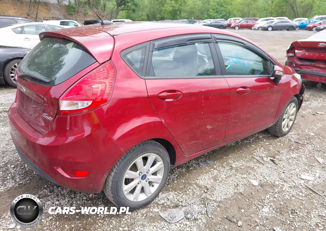 2013 Ford Fiesta Se VIN:3FADP4EJ1DM224666 - 4