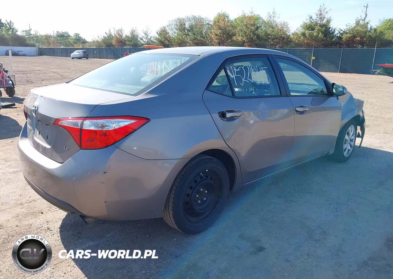 2016 Toyota Corolla Le VIN:2T1BURHE5GC608372 - 4
