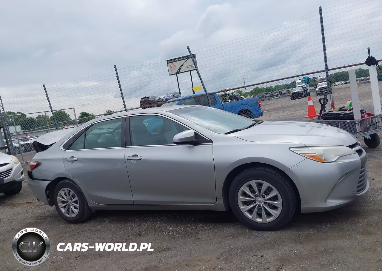 2015 Toyota Camry Le VIN:4T1BF1FK7FU071957 - 13