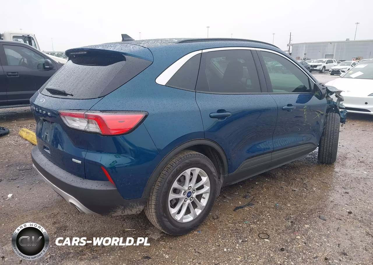 2020 Ford Escape Se VIN:1FMCU0G64LUA31434 - 4