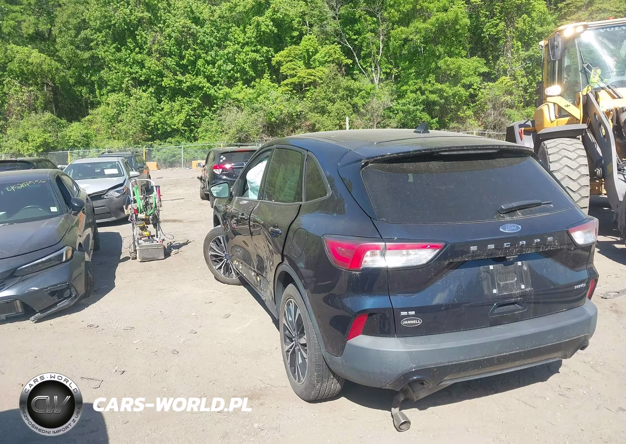 2021 Ford Escape Se VIN:1FMCU9G69MUA15770 - 3