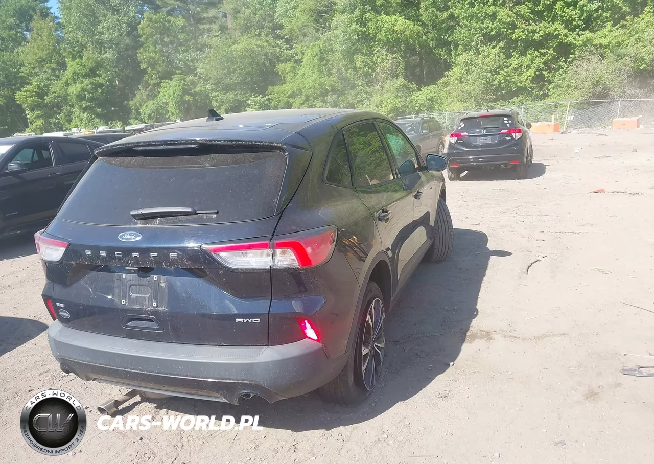 2021 Ford Escape Se VIN:1FMCU9G69MUA15770 - 4