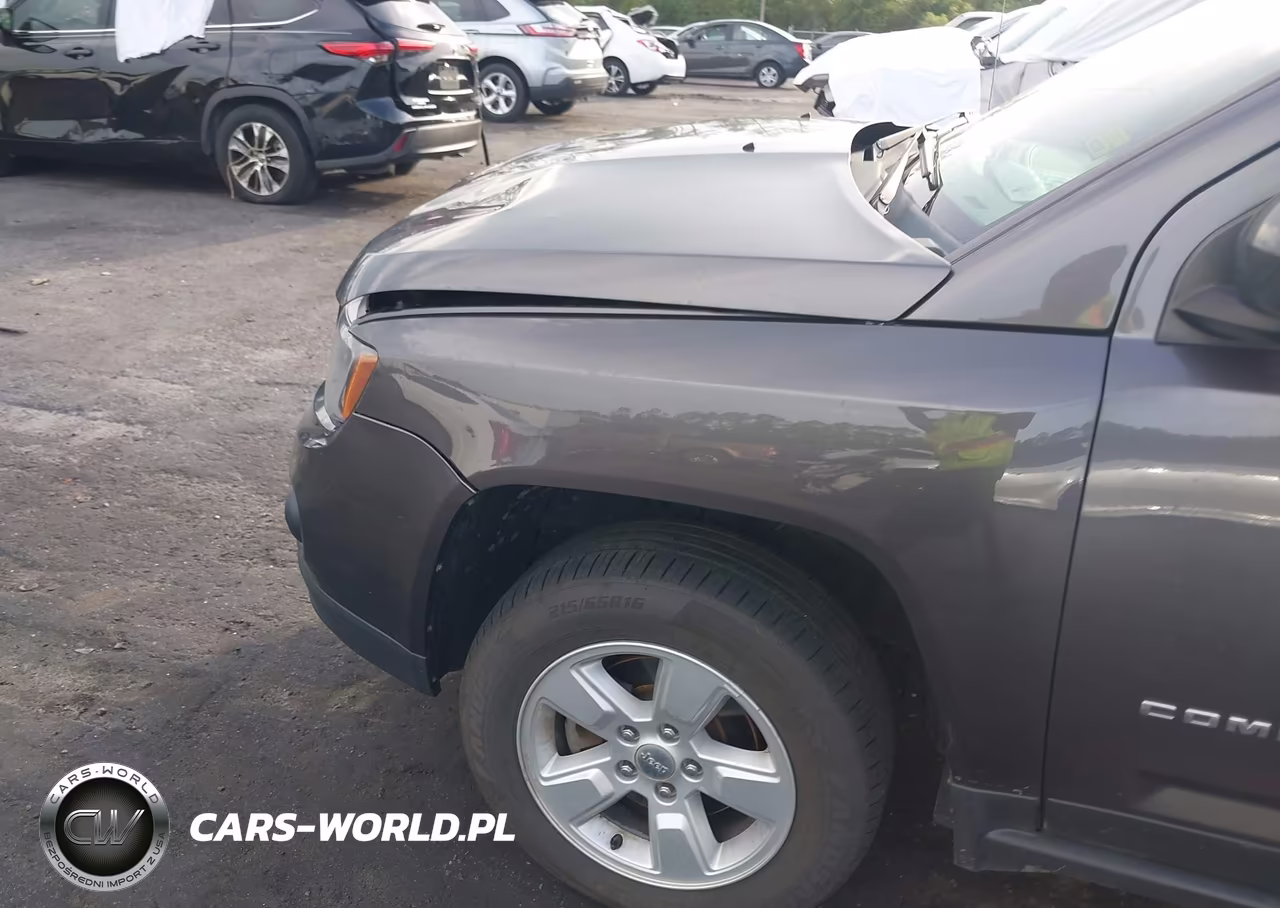 2016 Jeep Compass Latitude VIN:1C4NJCEA5GD742399 - 6