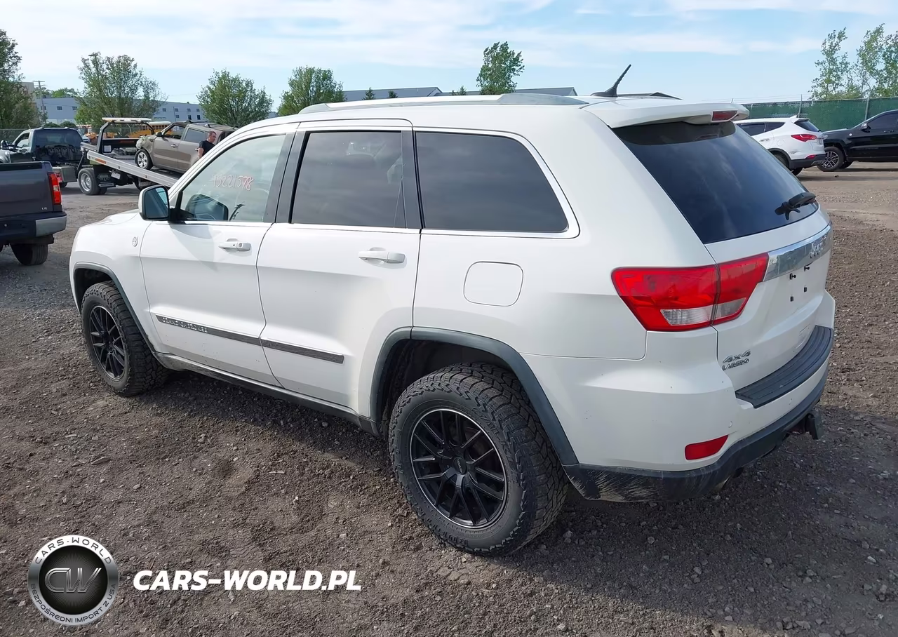 2011 Jeep Grand Cherokee Laredo VIN:1J4RR4GT4BC610466 - 3