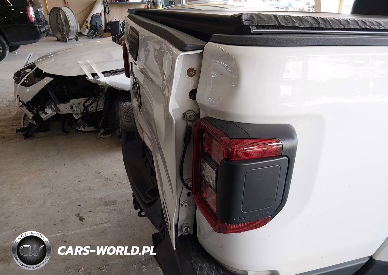 2020 Jeep Gladiator Overland 4X4 VIN:1C6HJTFG1LL103492 - 19