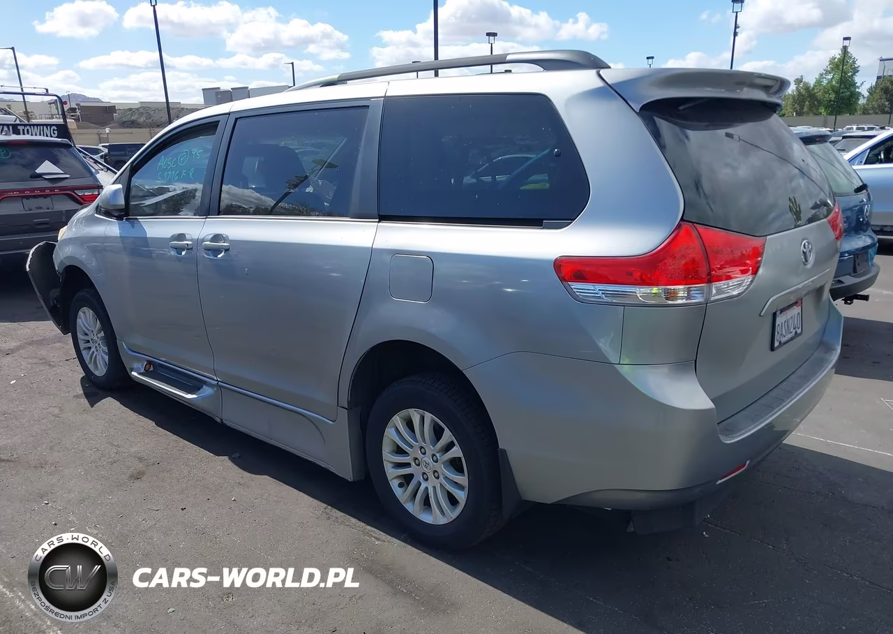 2011 Toyota Sienna Xle V6 VIN:5TDYK3DC0BS039366 - 3