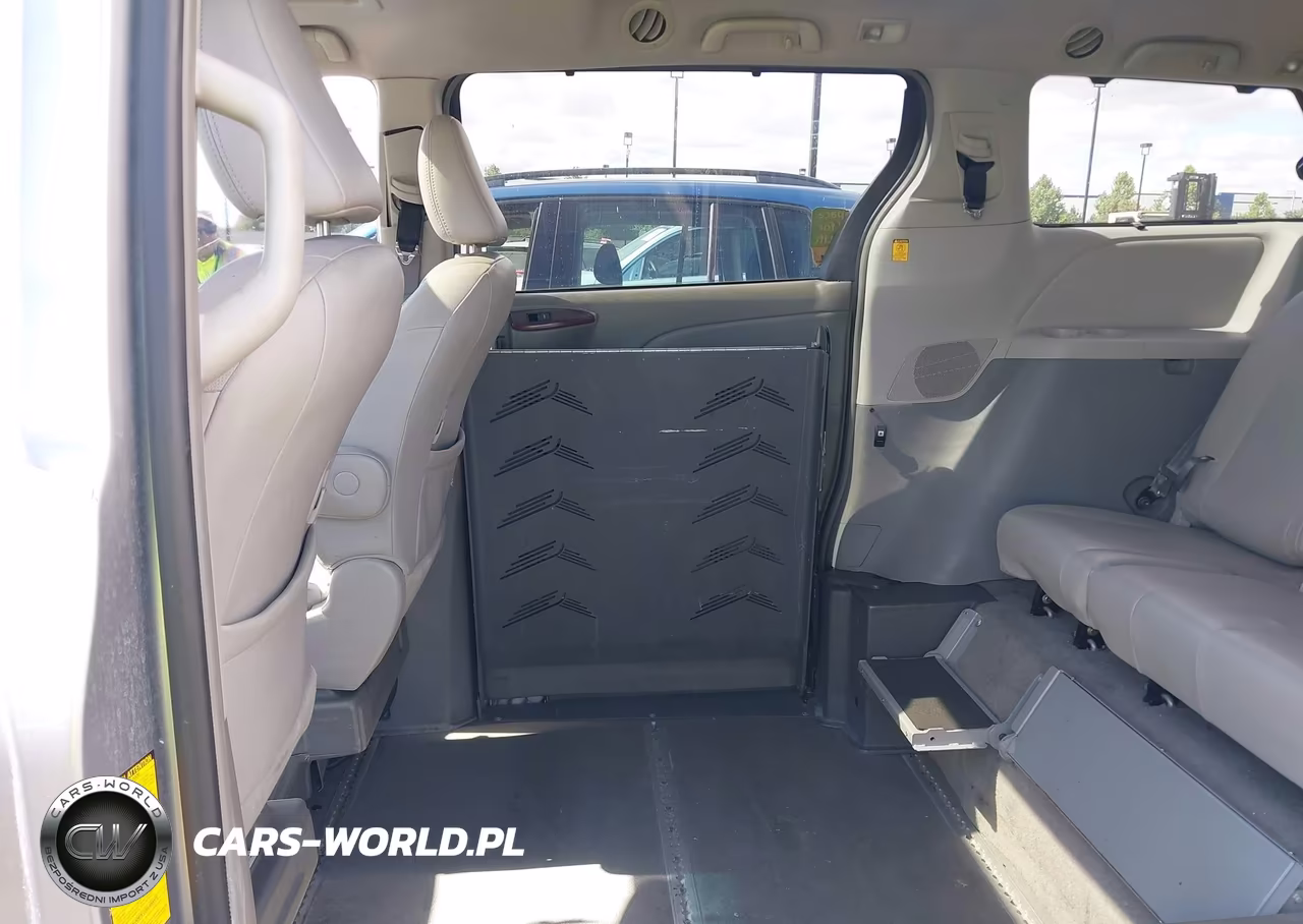2011 Toyota Sienna Xle V6 VIN:5TDYK3DC0BS039366 - 8