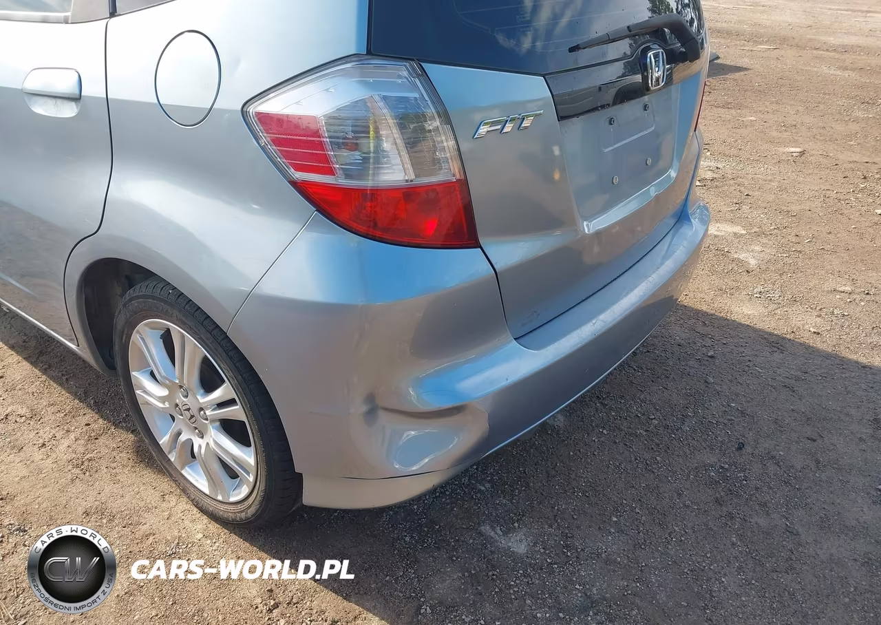 2011 Honda Fit Sport VIN:JHMGE8H52BC002749 - 6