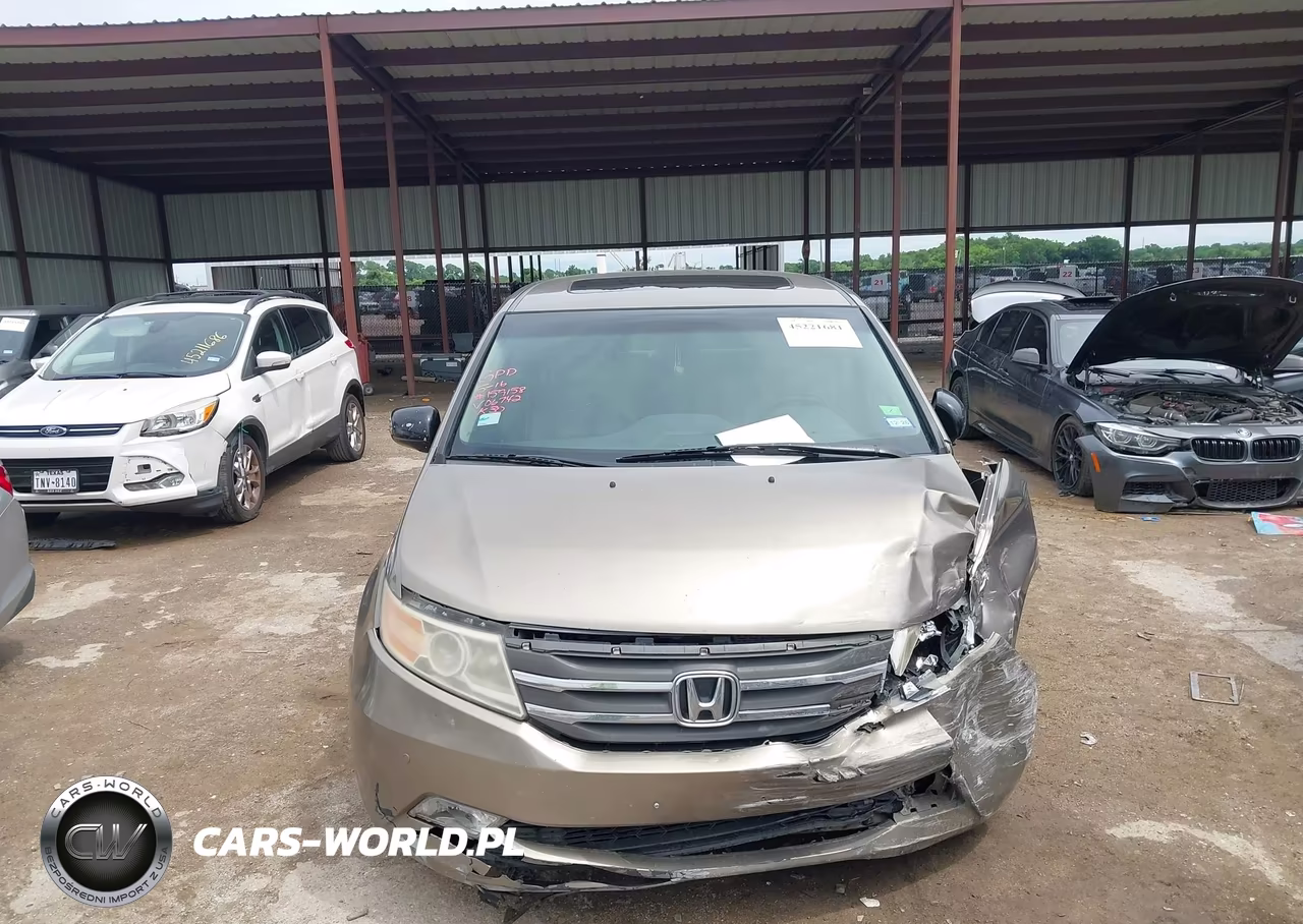 2011 Honda Odyssey Touring-Touring Elite VIN:5FNRL5H92BB006742 - 12