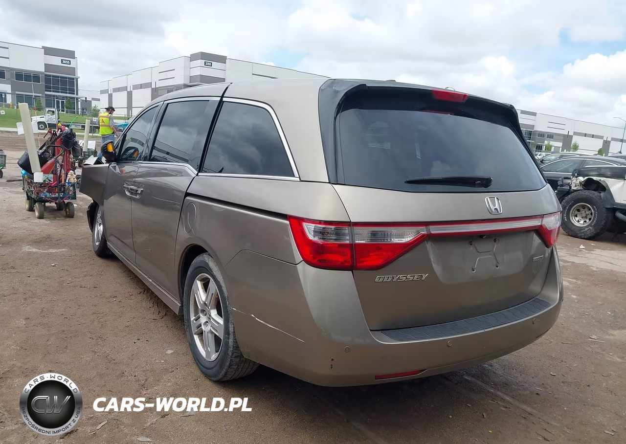 2011 Honda Odyssey Touring-Touring Elite VIN:5FNRL5H92BB006742 - 3
