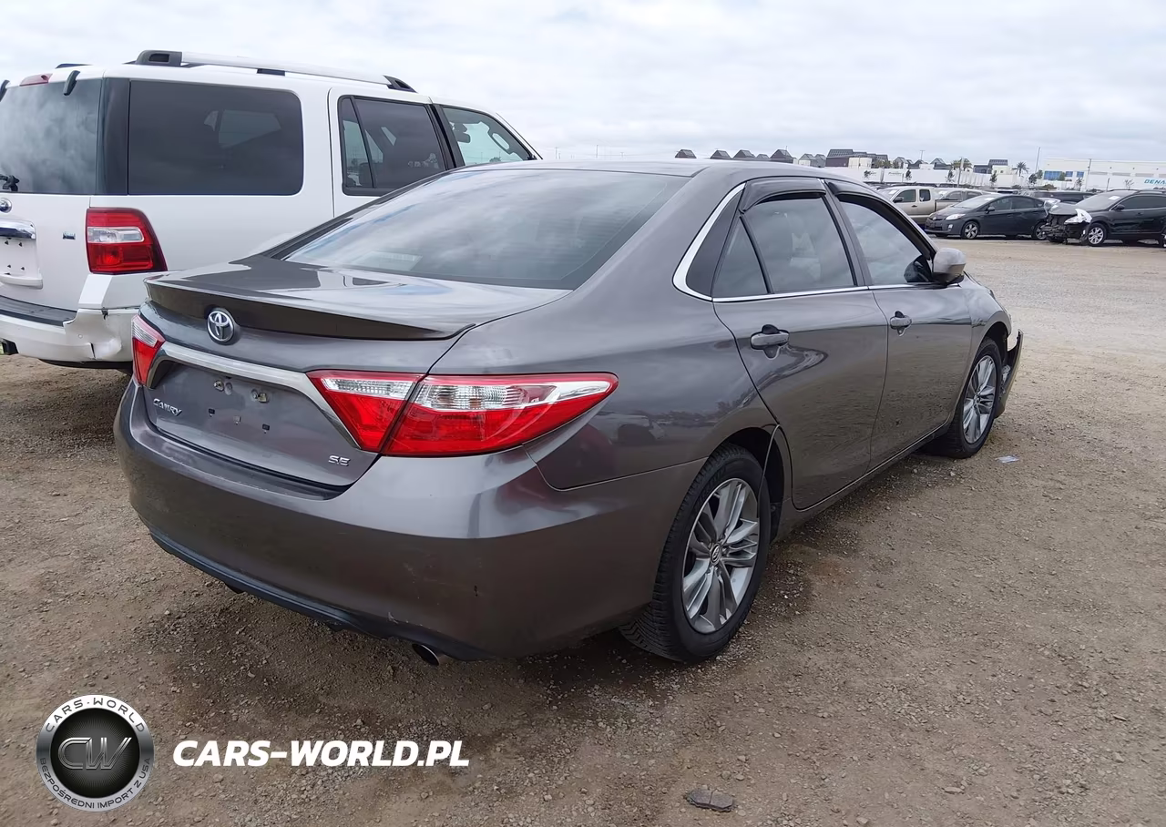 2015 Toyota Camry Se VIN:4T1BF1FKXFU479109 - 4