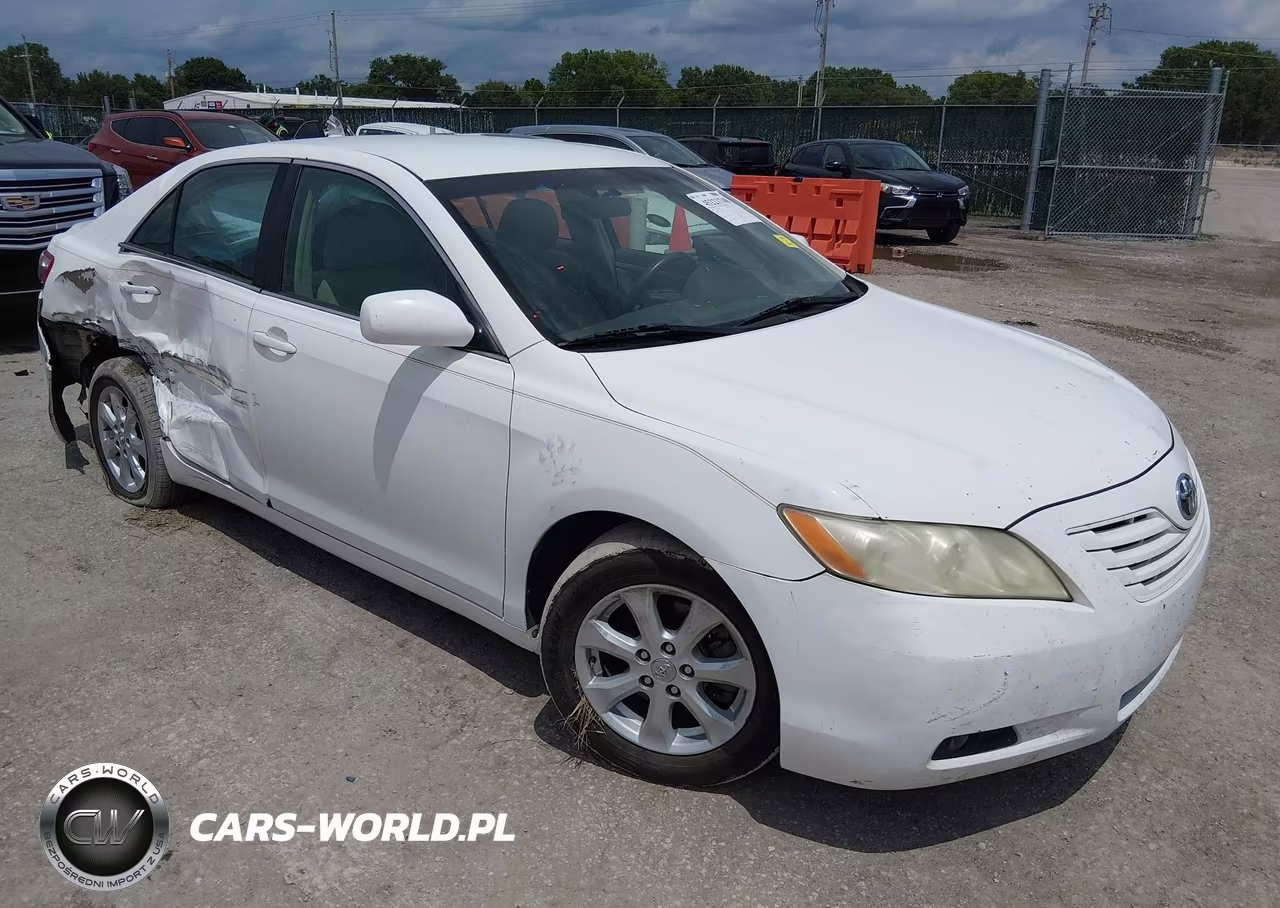 2009 Toyota Camry Le – zdjęcie 1 z 16