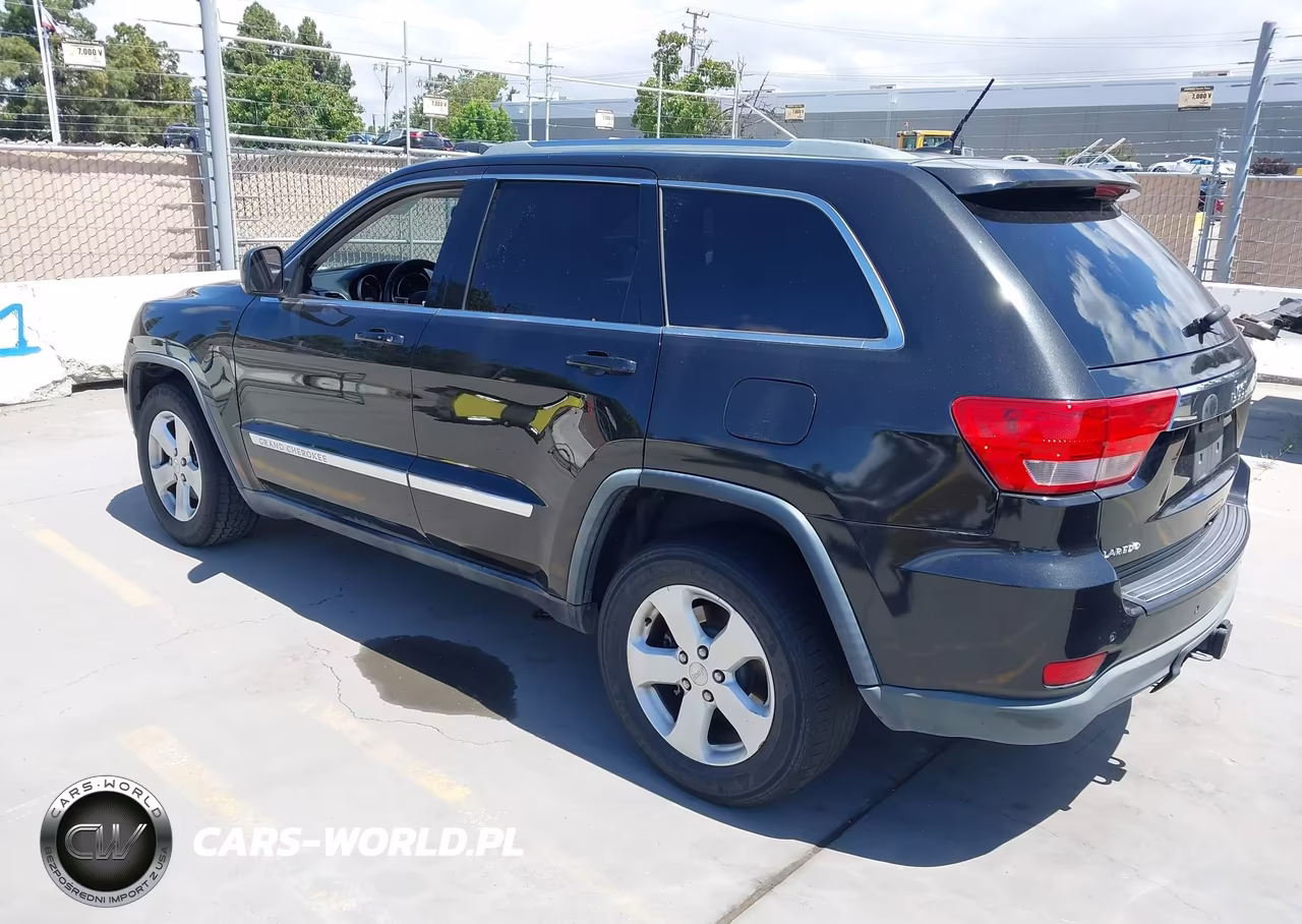 2011 Jeep Grand Cherokee Laredo VIN:1J4RS4GGXBC672252 - 3
