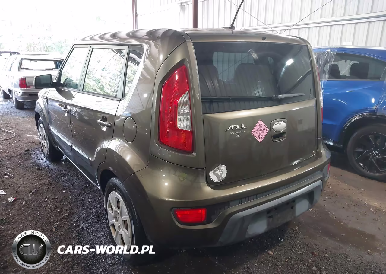 2013 Kia Soul VIN:KNDJT2A51D7561337 - 3