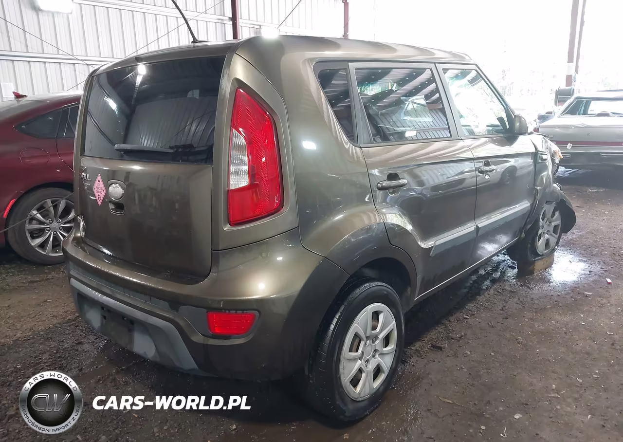 2013 Kia Soul VIN:KNDJT2A51D7561337 - 4
