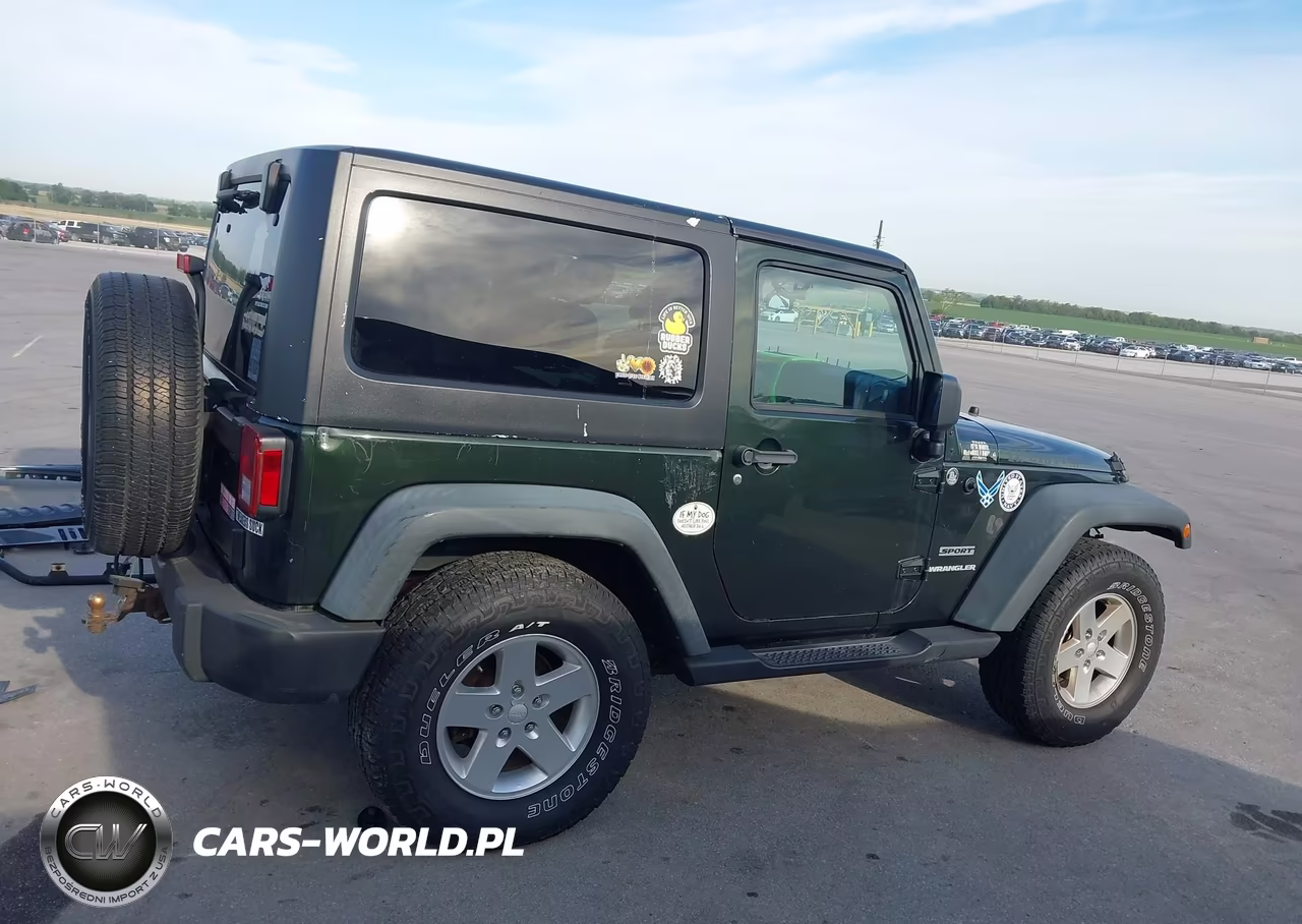 2011 Jeep Wrangler Sport VIN:1J4AA2D18BL570128 - 14