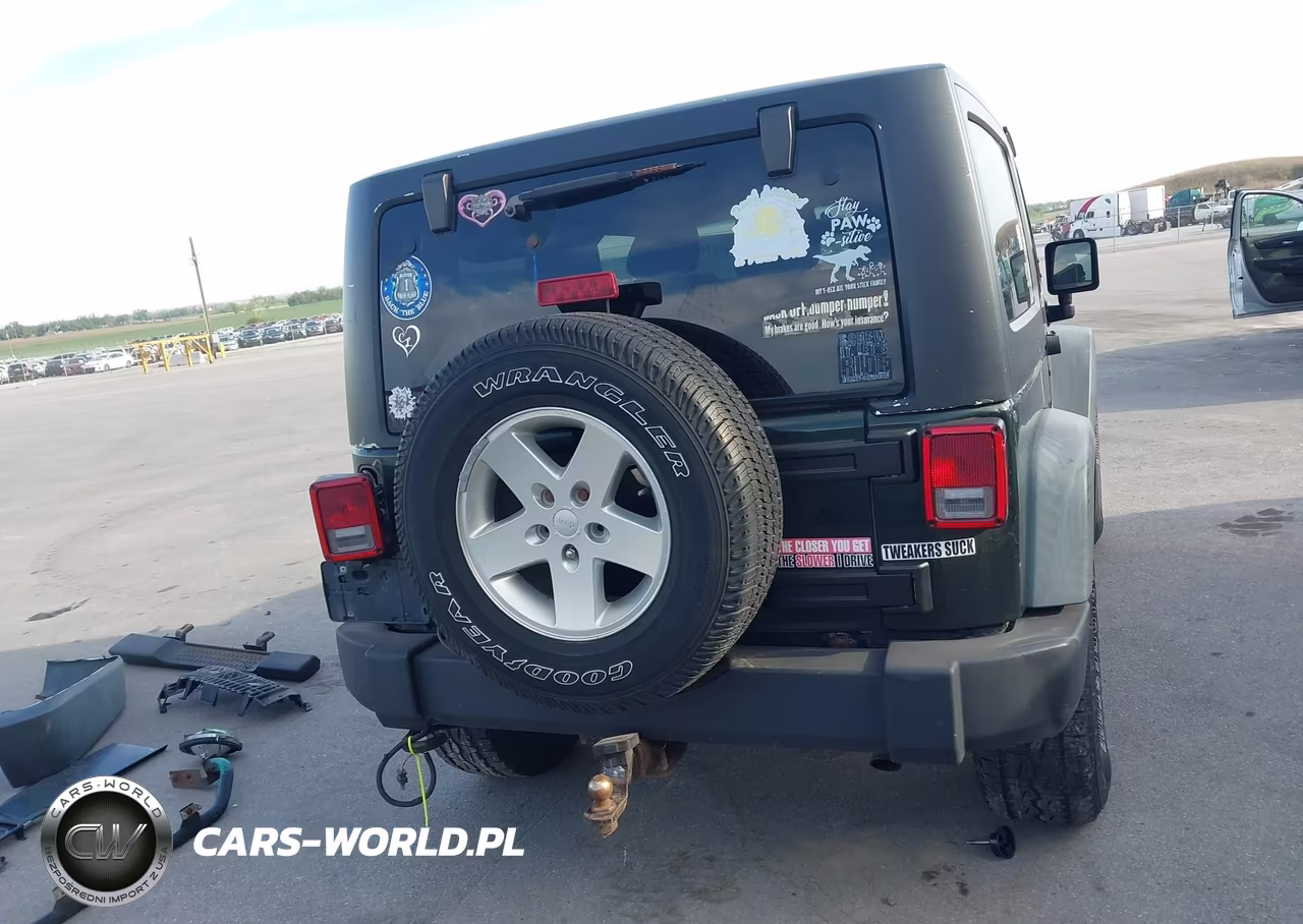 2011 Jeep Wrangler Sport VIN:1J4AA2D18BL570128 - 17