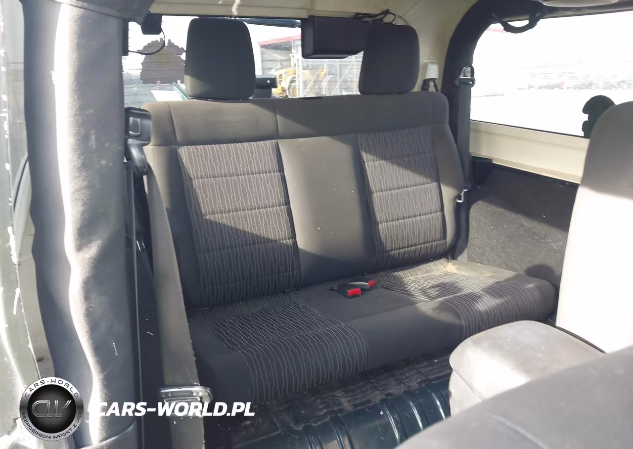 2011 Jeep Wrangler Sport VIN:1J4AA2D18BL570128 - 8