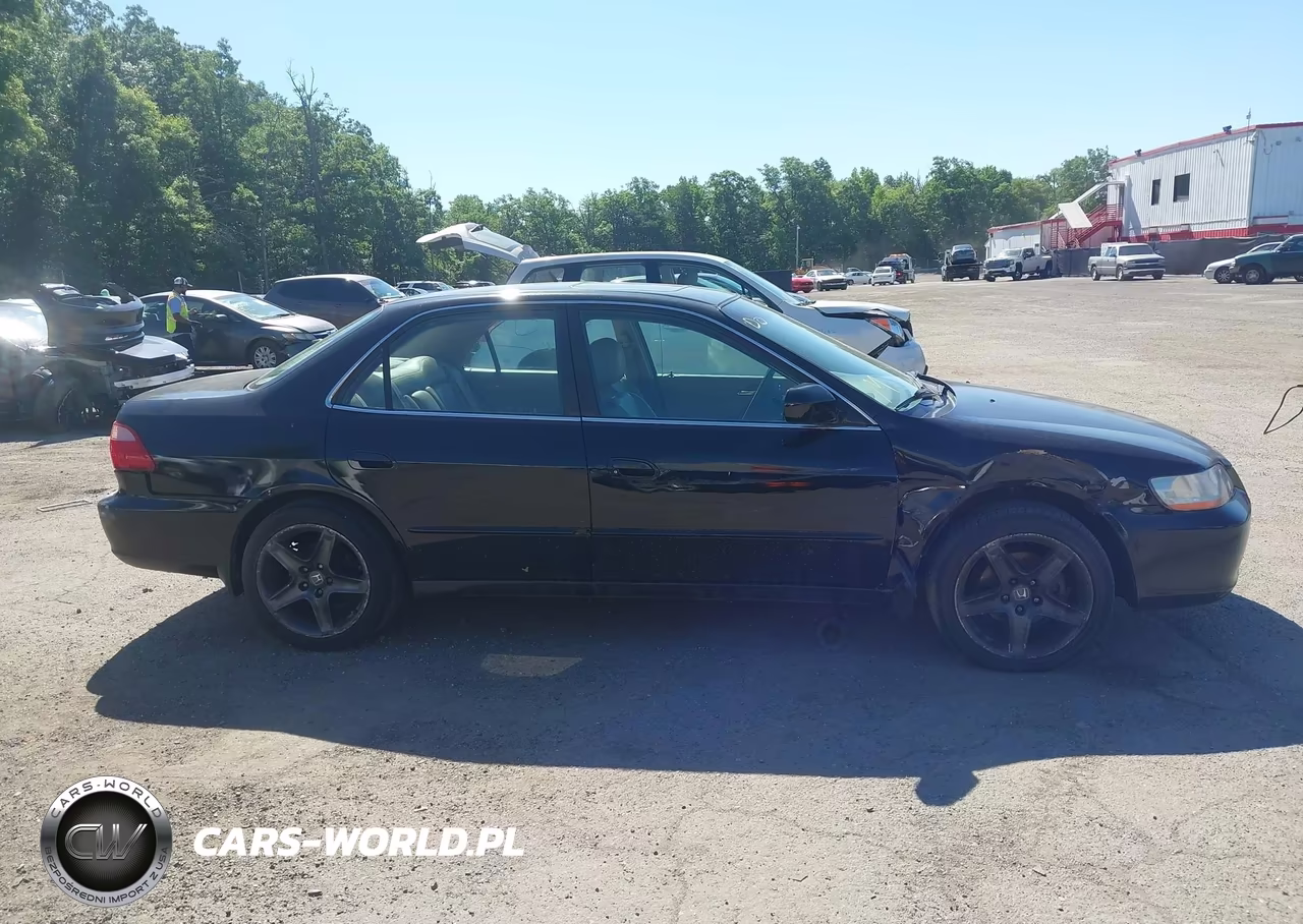 2000 Honda Accord 3.0 Ex VIN:1HGCG165XYA085289 - 13