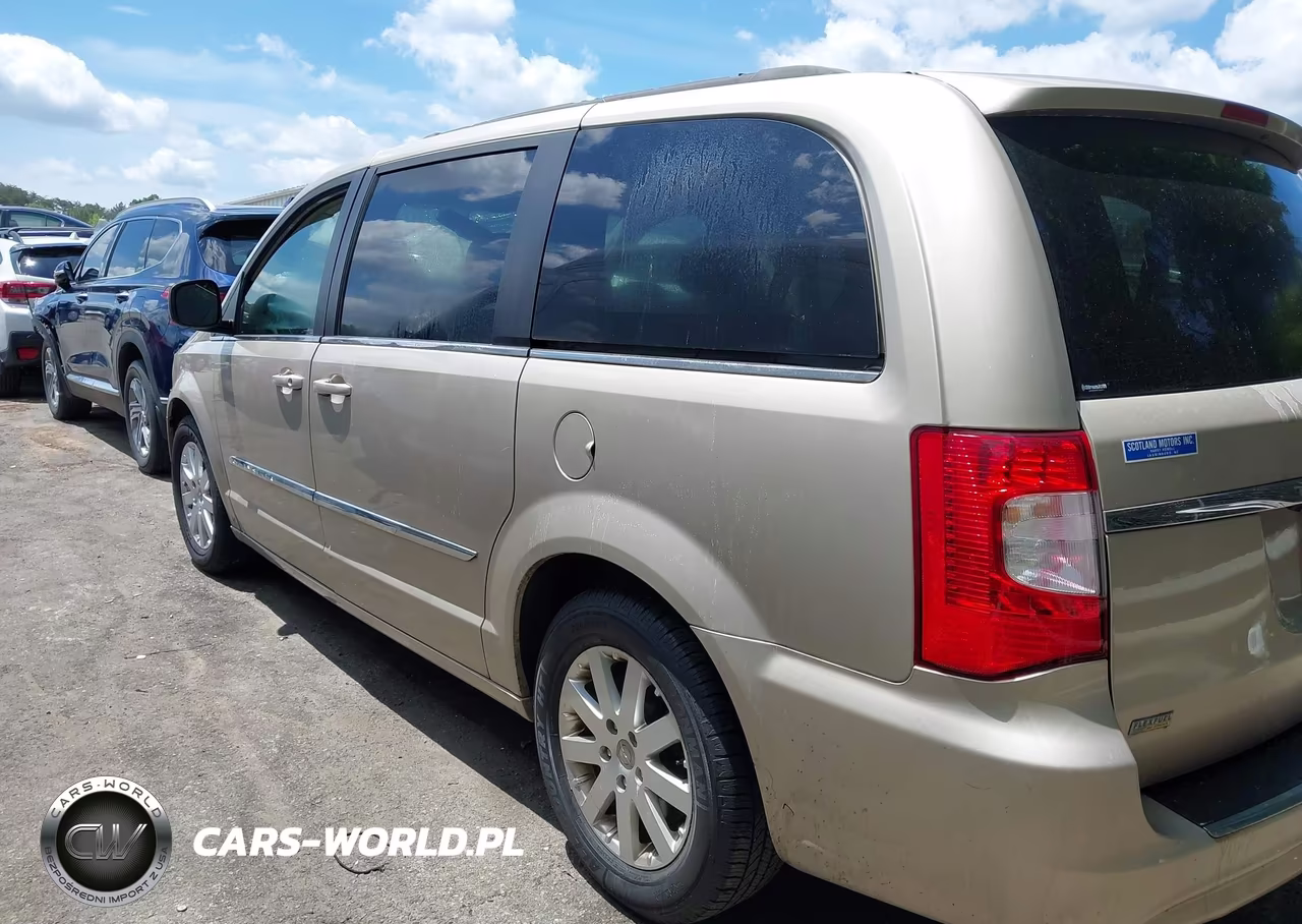 2016 Chrysler Town & Country Touring VIN:2C4RC1BG7GR231296 - 14