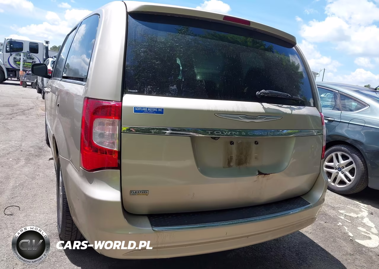 2016 Chrysler Town & Country Touring VIN:2C4RC1BG7GR231296 - 16