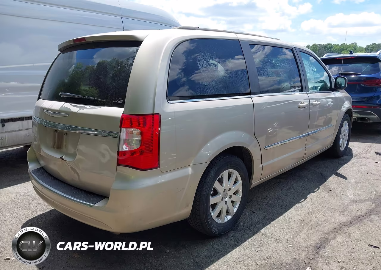 2016 Chrysler Town & Country Touring VIN:2C4RC1BG7GR231296 - 4
