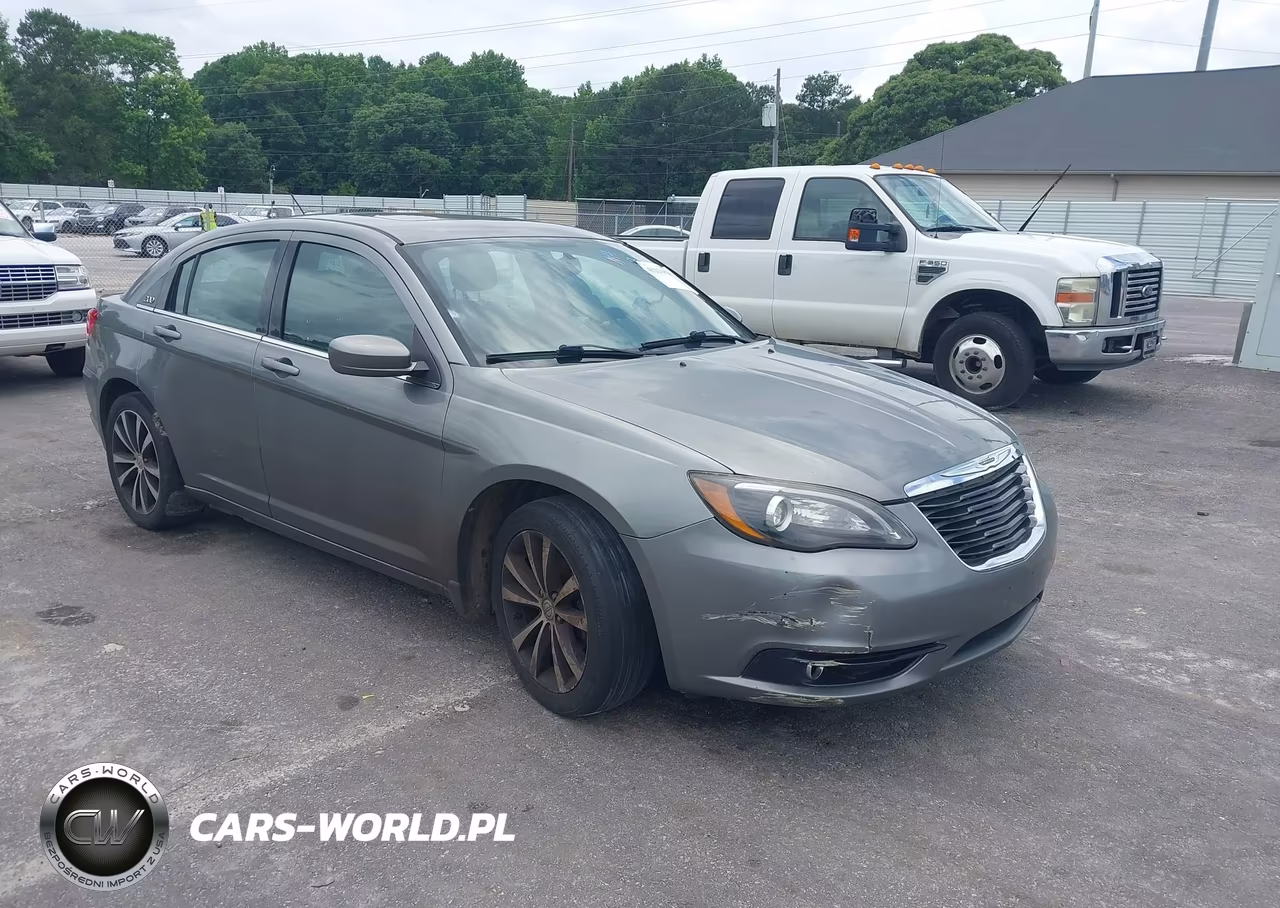 2013 Chrysler 200 Touring – zdjęcie 1 z 11