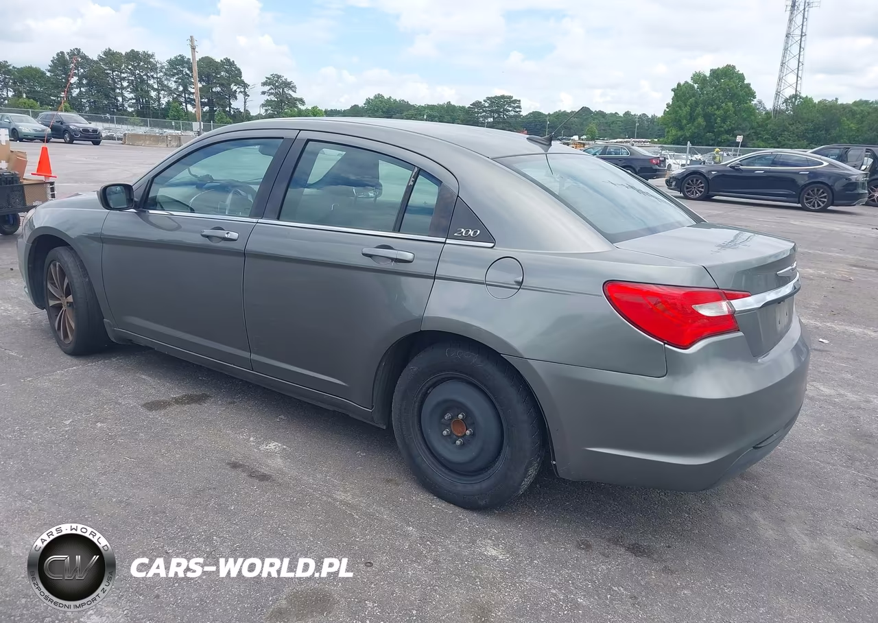 2013 Chrysler 200 Touring VIN:1C3CCBBB2DN612132 - 3