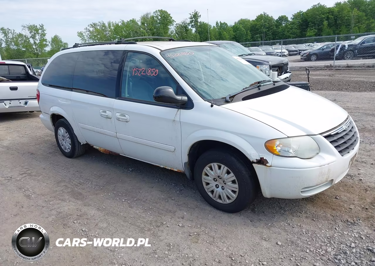 2005 Chrysler Town & Country Lx