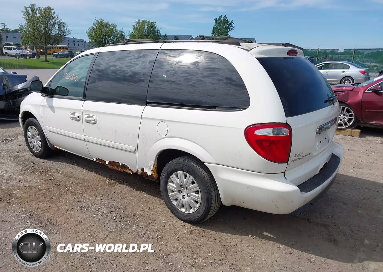 2005 Chrysler Town & Country Lx VIN:2C4GP44R05R524742 - 3