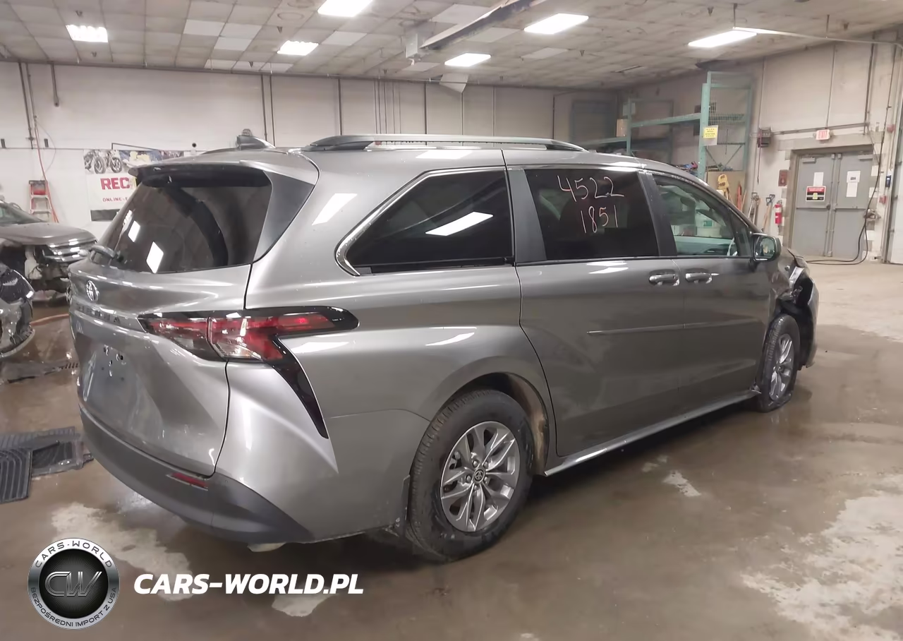 2026 Toyota Sienna Le VIN:5TDKSKFC4TS251833 - 4
