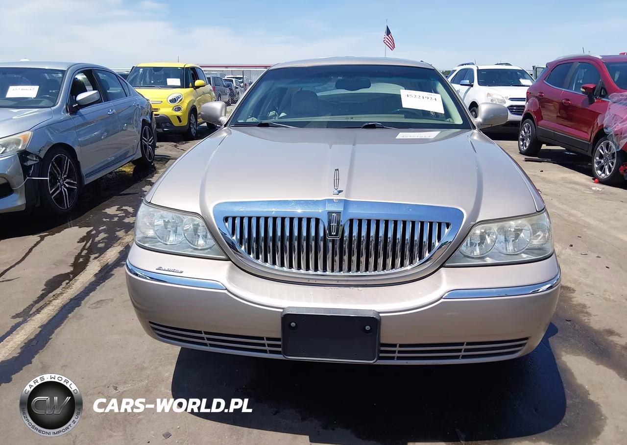 2003 Lincoln Town Car Executive VIN:1LNHM81W13Y684972 - 12