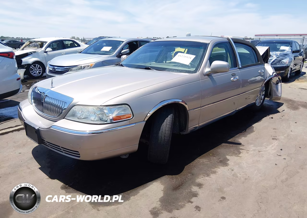 2003 Lincoln Town Car Executive VIN:1LNHM81W13Y684972 - 2