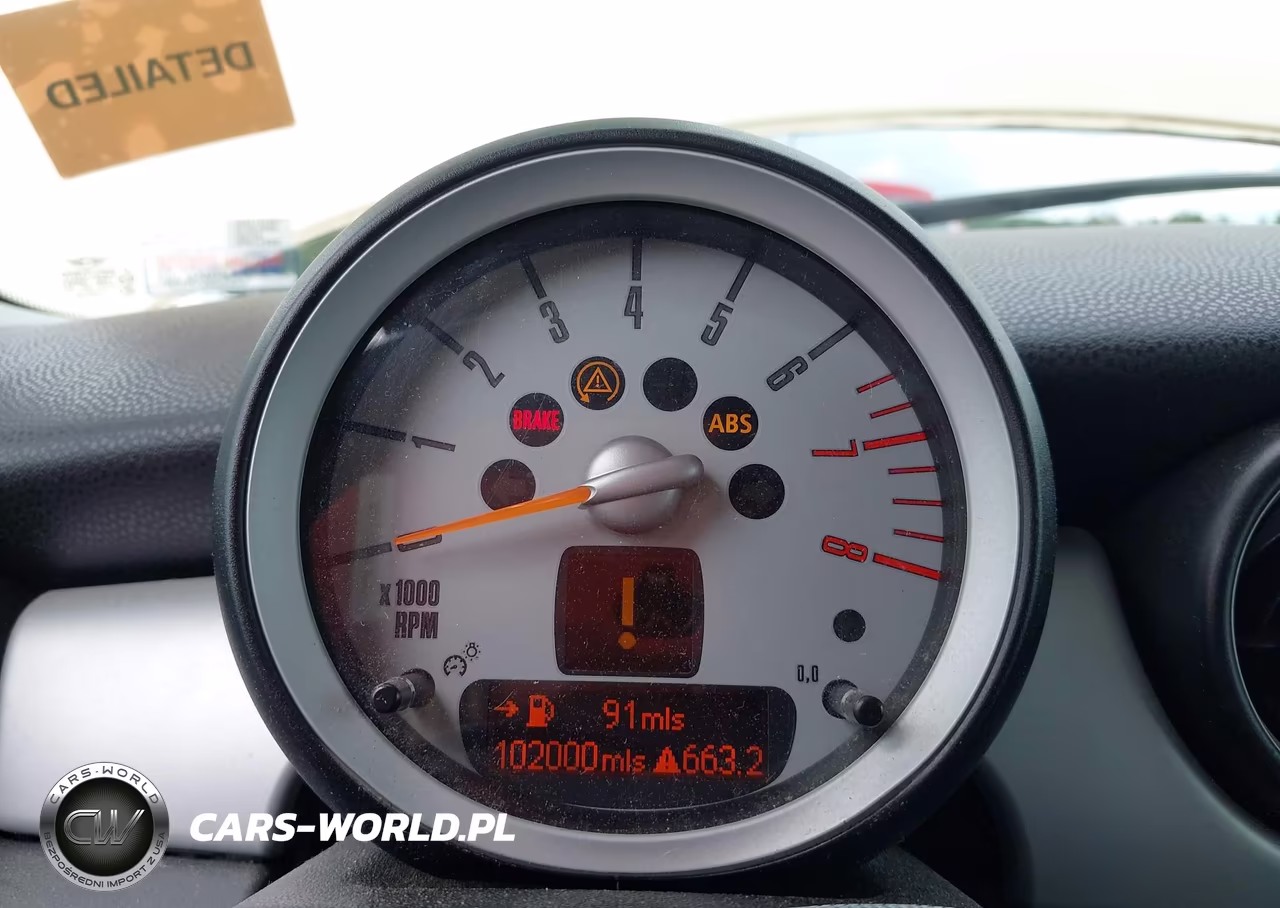 2010 Mini Cooper VIN:WMWMF3C52ATZ27037 - 7