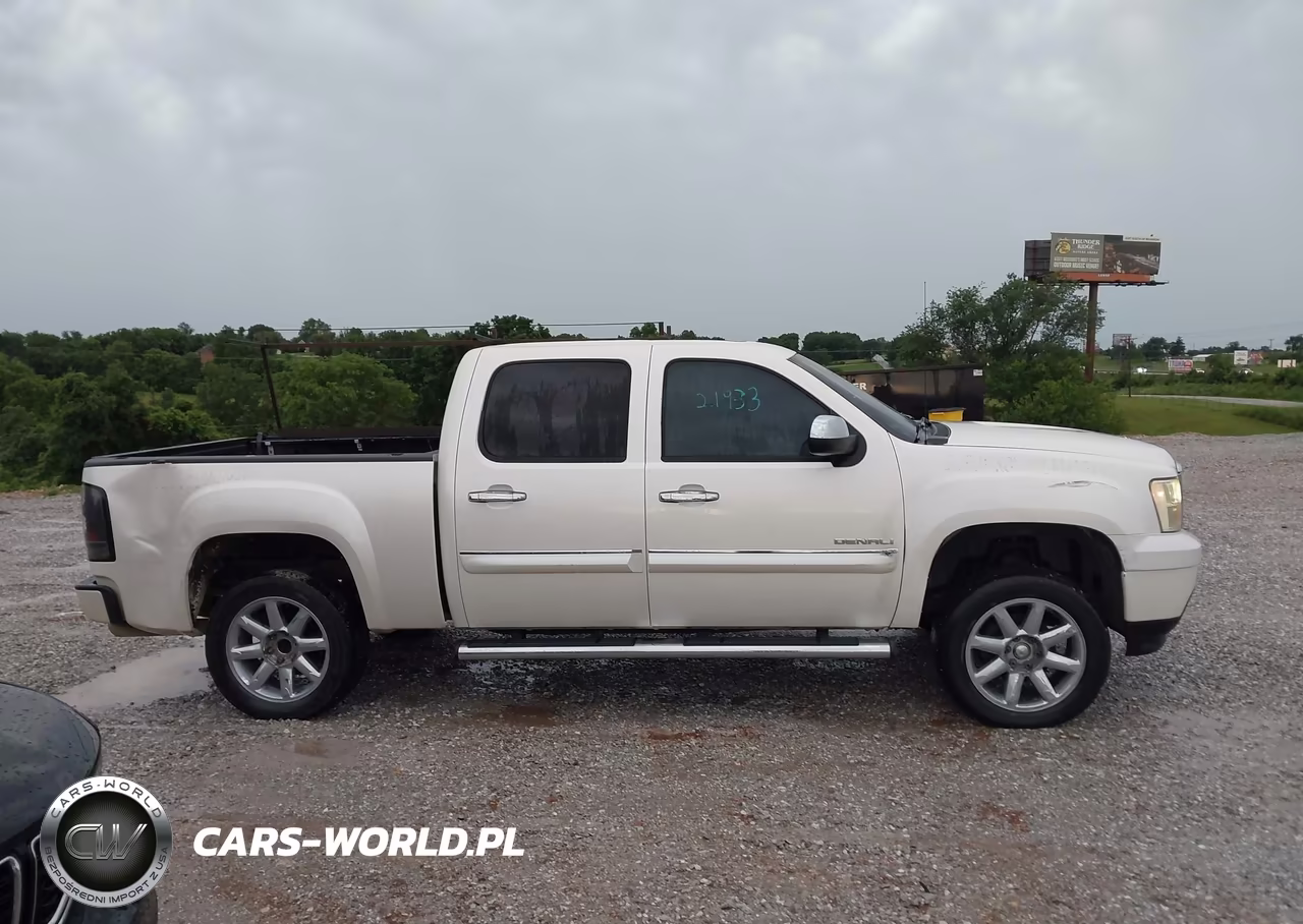 2010 GMC Sierra 1500 Denali VIN:3GTRKXE20AG221826 - 13