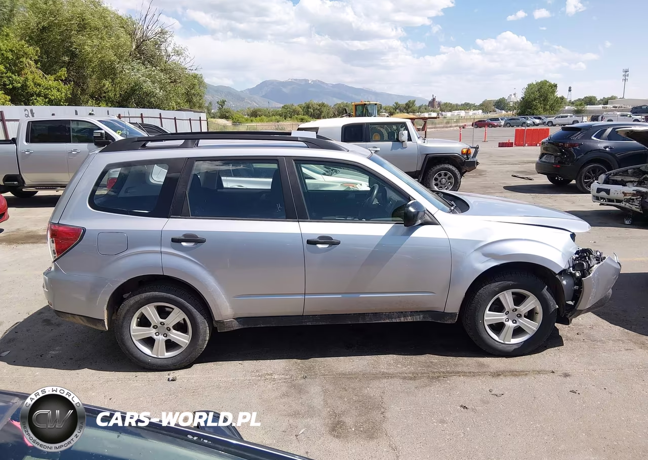 2013 Subaru Forester 2.5X VIN:JF2SHABC7DH434262 - 13