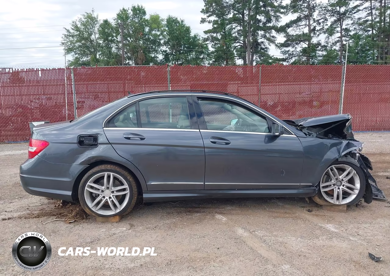 2014 Mercedes-Benz C 250 Sport VIN:WDDGF4HB8EA909329 - 13