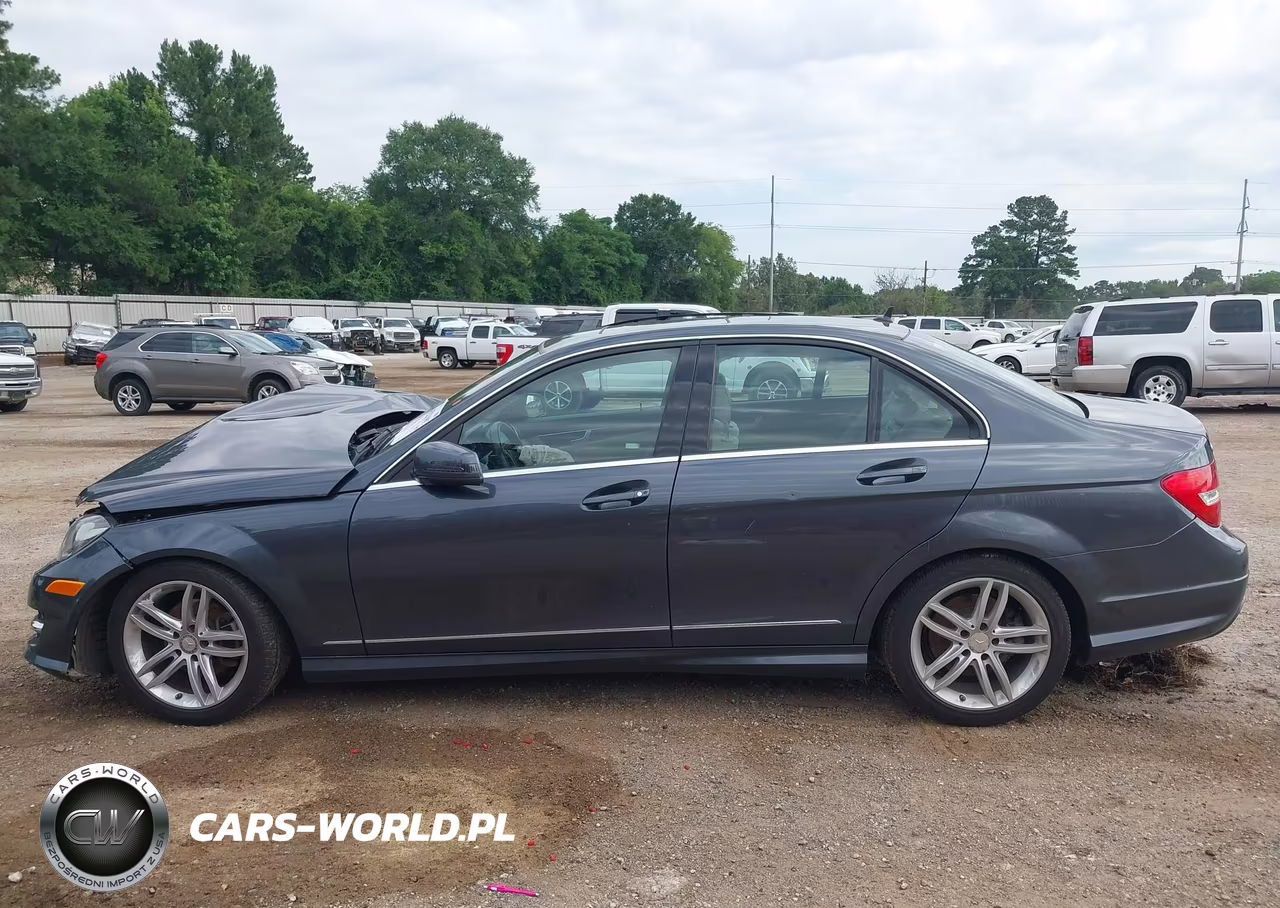 2014 Mercedes-Benz C 250 Sport VIN:WDDGF4HB8EA909329 - 14