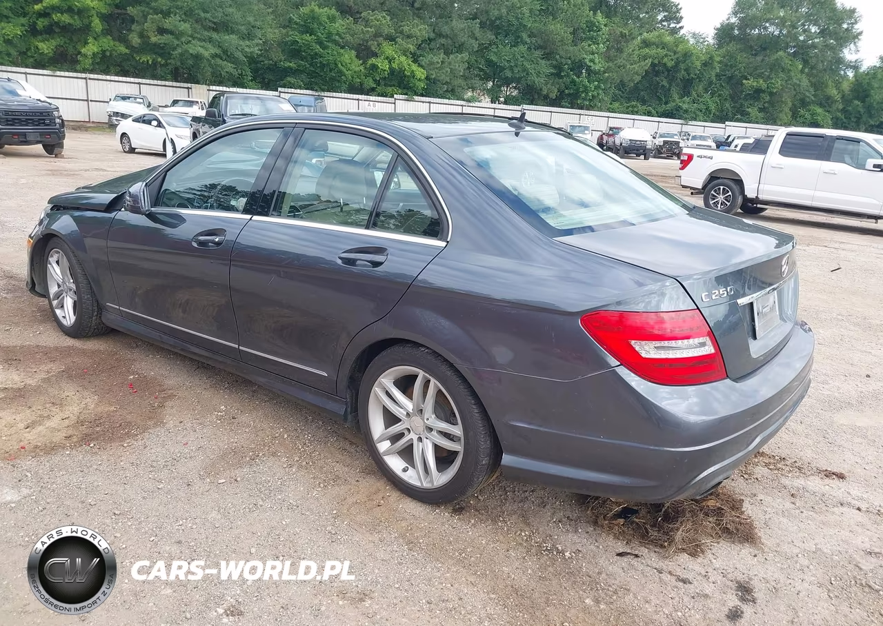 2014 Mercedes-Benz C 250 Sport VIN:WDDGF4HB8EA909329 - 3